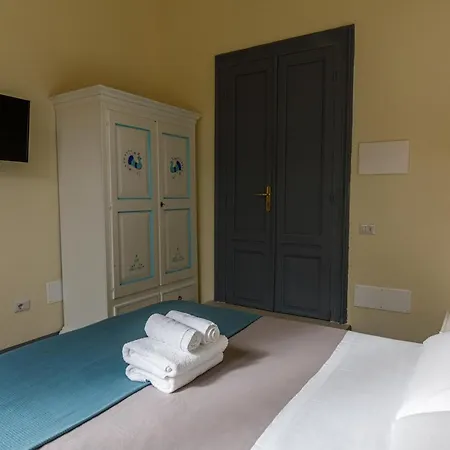 Πανσιόν Onlyrooms Iv - Sea View & Free Parking 4*