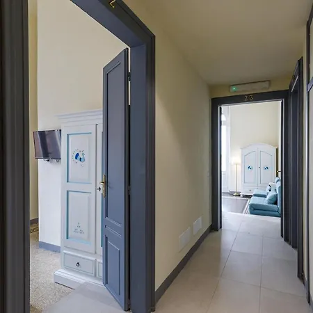 Onlyrooms Iv - Sea View & Free Parking Gasthof Cagliari