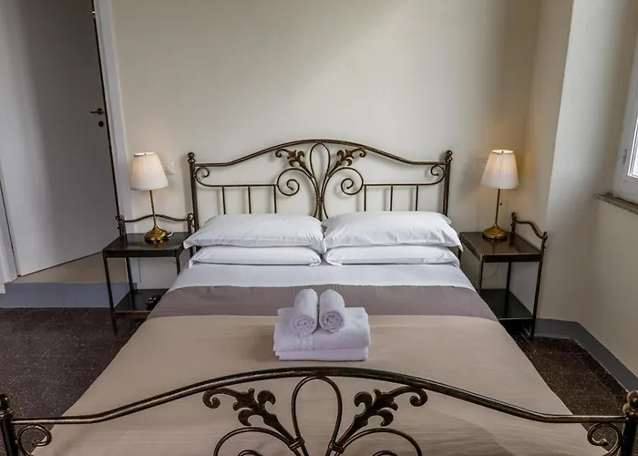 Onlyrooms Iv - Sea View & Free Parking Pensjonat 3*