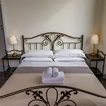 Onlyrooms Iv - Sea View & Free Parking קליארי