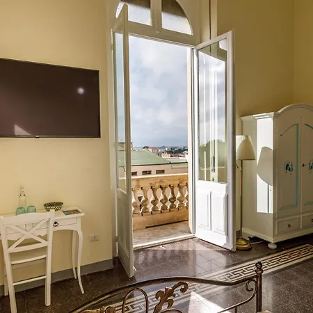 Onlyrooms Iv - Sea View & Free Parking קליארי