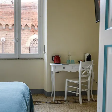 Onlyrooms Iv - Sea View & Free Parking Pensjonat