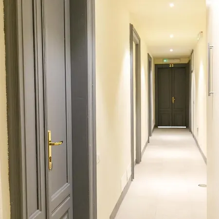 Onlyrooms Iv - Sea View & Free Parking Pensjonat