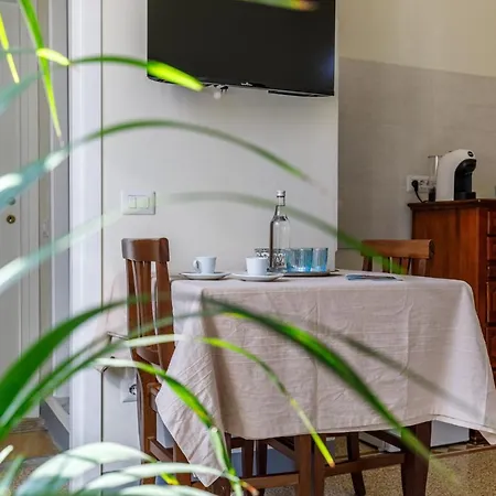 Onlyrooms Iv - Sea View & Free Parking Guest house Cagliari