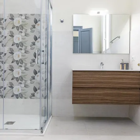 בית הארחה Onlyrooms Iv - Sea View & Free Parking