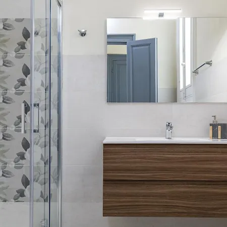 Onlyrooms Iv - Sea View & Free Parking בית הארחה קליארי