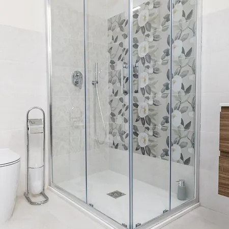 בית הארחה Onlyrooms Iv - Sea View & Free Parking קליארי