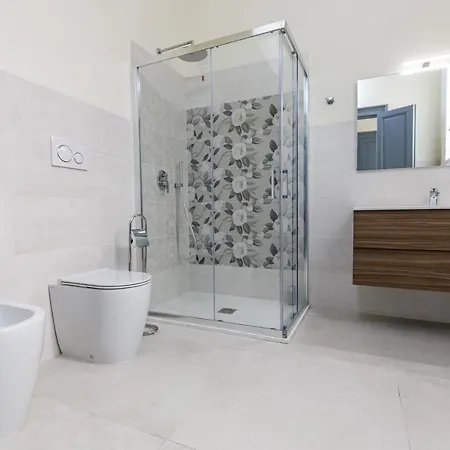 בית הארחה Onlyrooms Iv - Sea View & Free Parking 4*