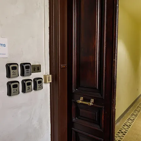 Onlyrooms Iv - Sea View & Free Parking بيت ضيافة كالياري