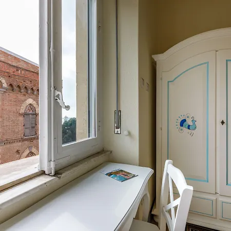 Onlyrooms Iv - Sea View & Free Parking בית הארחה 4*