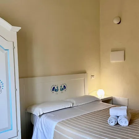 Onlyrooms Iv - Sea View & Free Parking בית הארחה קליארי