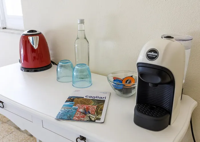 Onlyrooms Iv - Sea View & Free Parking Gasthof Cagliari